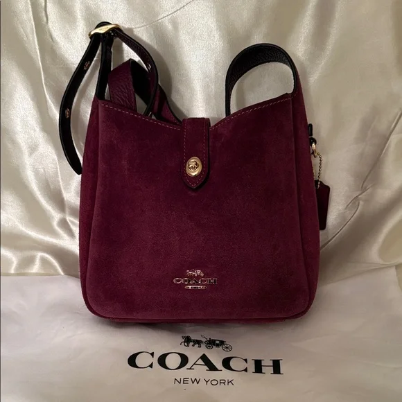 ♥️Coach NWT Maroon Hadley Mini Crossbody Bag /Turn lock closure & Gold Hardware